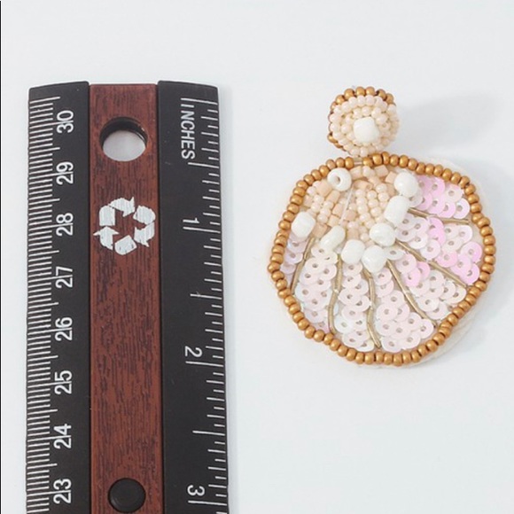 Sequin shell beaded earrings - Picture 4 of 4
